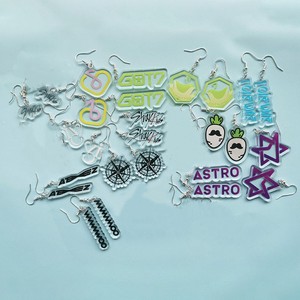 Pendientes Acrílicos KPOP Stray Kids ATEEZ IVE para Hombre y Mujer, Pendientes de Moda <span class=keywords><strong>MAMAMOO</strong></span> Astro IU GOT7, Accesorios para los Oídos, Regalos para Fans - Product Image 1