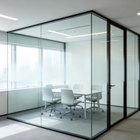 Verre trempé laminé transparent 6mm-12mm, panneaux de verre de sécurité de qualité supérieure pour la décoration des murs-rideaux, des fenêtres et des portes des bâtiments modernes
