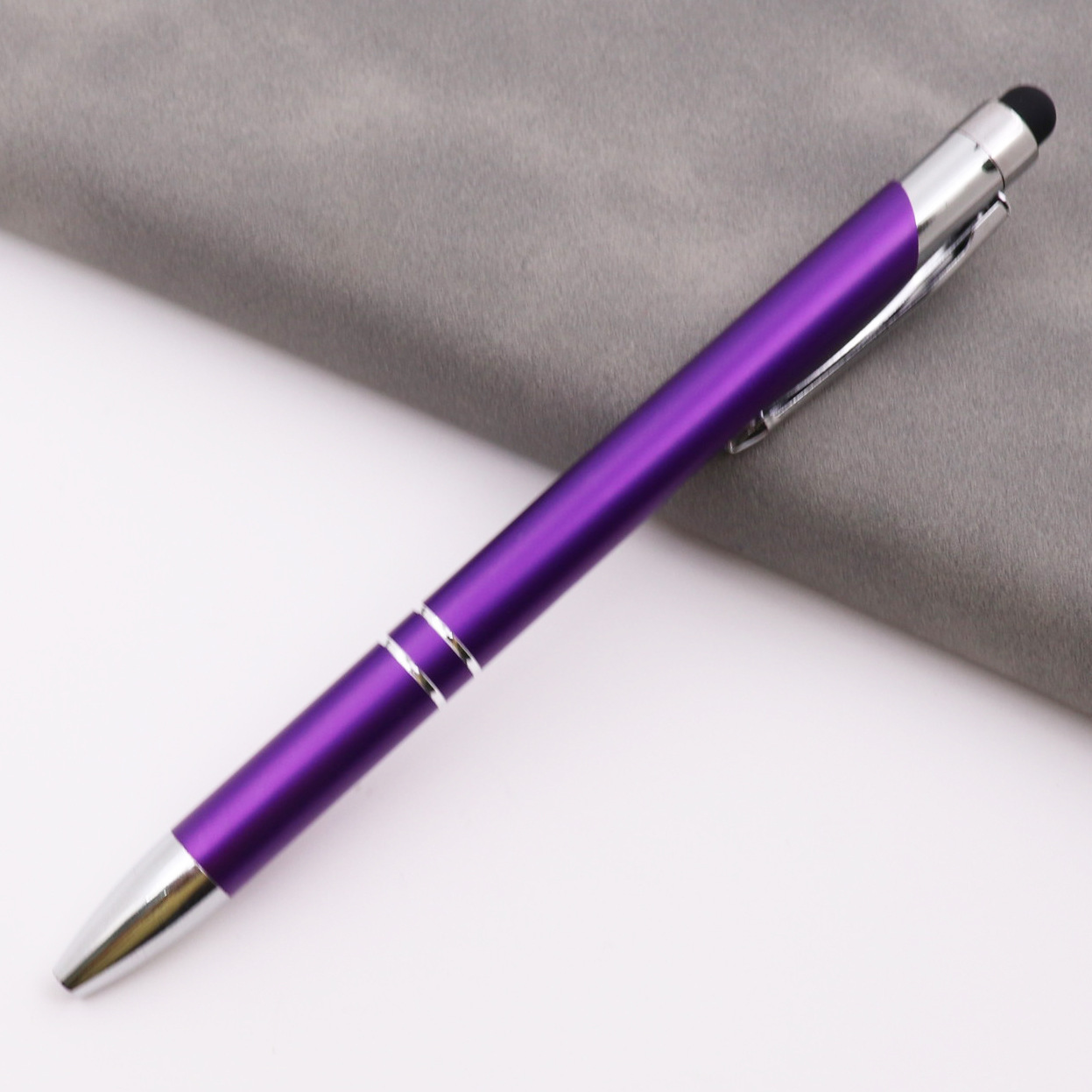 Tache violet foncé