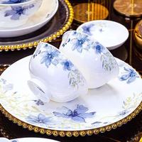 Service de table en porcelaine fine bleu floral sous glaçure, artisanat de Jingdezhen, compatible micro-ondes et lave-vaisselle, résistant à la chaleur, pour la maison