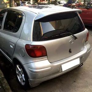 Spoiler para Toyota Vitz 2002-2011 com aparência de fibra de carbono, kit de acessórios para carroceria de carro, caixa traseira, plástico ABS, acessório de uso