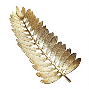Bandeja Decorativa en Forma de Hoja Chapada en Oro, Plato de Servir Artesanal de Metal, Diseño Floral, Bandejas de Hoja Hechas a Mano, Decoración Navideña - Product Image 1