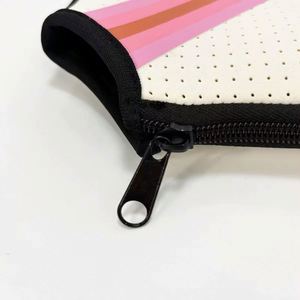 Échantillon Gratuit Housse de Raquette de Pickleball Personnalisée en Gros en Néoprène Portable avec Crochet Prête à l'emploi - Product Image 2