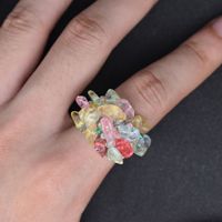 Handgefertigter Boho-Stil Unregelmäßiger Naturstein-Ring für Männer und Frauen Kristallschmuck Türkis Naturstein Perlen Elastisch Gewebter Ring