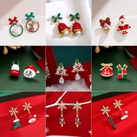 Collection de Boucles d'Oreilles Asymétriques Série Noël en Alliage Vintage Européen-Américain avec Aiguille en Argent S925, Douces et Mignonnes pour Femmes, Idéales pour les Fêtes