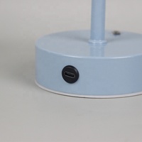 Lampe de table rechargeable moderne bleue sans fil à gradation intégrée à DEL blanc chaud