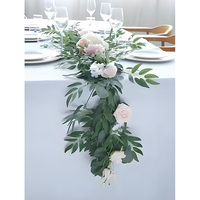 Guirlande de feuilles d'eucalyptus et de saule avec roses, centre de table de mariage moderne en soie faite à la main, fleur pour table d'honneur