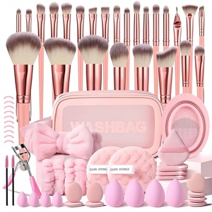 Juego <span class=keywords><strong>de</strong></span> 65 Brochas <span class=keywords><strong>de</strong></span> <span class=keywords><strong>Maquillaje</strong></span> Profesionales Negras con Mangos <span class=keywords><strong>de</strong></span> Plástico y Pelo Sintético - Estuche Multifuncional <span class=keywords><strong>para</strong></span> Herramientas Faciales/Oculares - Product Image 6