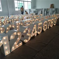 2022 Neuankömmling Große leuchtende Zahlen große Buchstaben für die Hochzeit mit LED-Lichtern