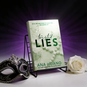 Bugie intrecciate di Ana Huang. Bestseller Globale: <span class=keywords><strong>Il</strong></span> Segreto a Combustione Lenta, l'Iconico <span class=keywords><strong>Libro</strong></span> di Chiusura della Serie Virale e Intrigante. - Product Image 1