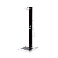 Ensemble de douche extérieur moderne en verre trempé noir mat avec base en bois SUS304, jet de pluie doux, pour hôtel et villa