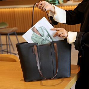 Sacs à Main de Luxe de Qualité Supérieure 2025 pour Femmes, Sacs à Bandoulière de Créateur Tendance et Sacs Fourre-tout pour Hommes – Vente en Gros 1.1 - Product Image 2