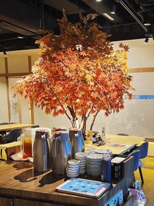 Cây phong cảnh Đỏ Nhân Tạo Nhà hàng Trung tâm mua sắm cảnh quan trong nhà hạ cánh cây trang trí chúc năm mới - Product Image 4