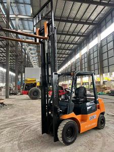 Carretilla elevadora Toyota 7FD usada 3 toneladas 3 etapas mástil motor diésel bajas horas 3000mm altura de elevación bien cuidado listo para trabajar - Product Image 6