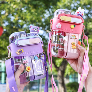 Garrafa de Água Infantil Portátil Tipo Canudo Kawaii para Caminhadas, Design Fofo em Plástico, Capacidade de 701-800ml - Product Image 3