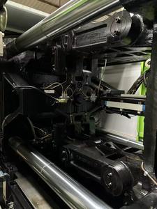 เครื่องฉีดพลาสติกแนวนอนความเร็วสูง YIZUMI 200 ตัน พร้อมมอเตอร์เซอร์โว PLC และปั๊มสกรู ประหยัดพลังงาน - Product Image 6