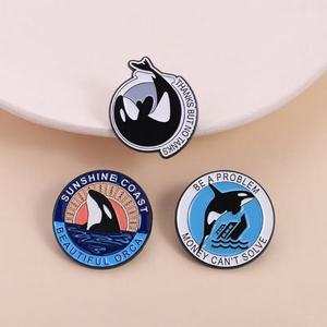 Épingle mignonne en alliage de zinc, motif baleine et salamandre, avec technique de moulage des branchies et placage nickel noir - Souvenir de remise de diplôme - Product Image 4