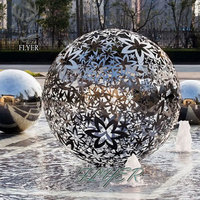 Décoration de ville de jardin extérieur grand miroir moderne personnalisé poli art abstrait métal artisanat sculpture de football en acier inoxydable