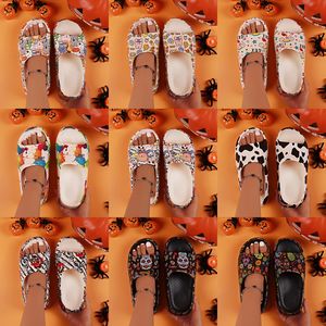 Pantuflas con Estampado de Esqueleto y Rosa para Mujer para Halloween - Sandalias Planas Modernas con Tiras de Hebilla, Pantuflas Personalizadas - Product Image 1