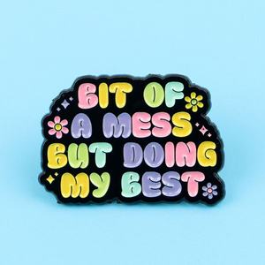 Broche de graduation pyramide avec citation mignonne, badge en métal lettre dessin animé, nickel noir, accessoires vestimentaires tendance - Product Image 1