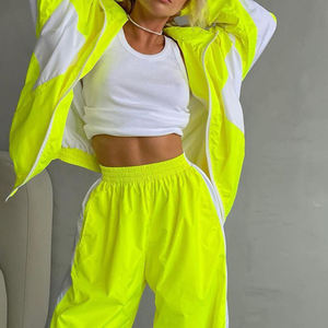 Chándal de dos piezas de ropa de calle informal de nuevo diseño para mujer, conjunto de dos pantalones con cremallera y chaqueta para correr para mujer - Product Image 2