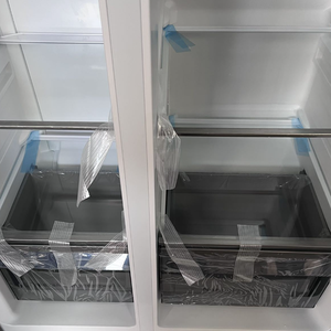 Refrigerador Económico y Práctico de Doble Puerta y Múltiples Niveles, Apto para Uso Familiar con Dispensador de Agua - Product Image 4