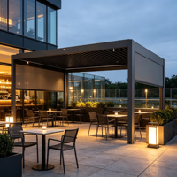 Pergola à lames orientables en aluminium noir mat, électrique, résistante aux intempéries, structure d'ombrage pour patio extérieur élégante
