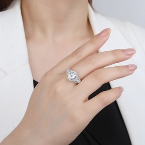 Ada Schmuck Versandfertig Geringe Mindestbestellmenge 1 Stück 925 <span class=keywords><strong>Sterling</strong></span> Silber Verlobungs- und Ehering mit 8mm Zirkonia - Product Image 3