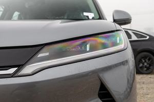 YK MOTORS 2025 2024 BYD Yuan Venta caliente de China Familia barata Nueva energía Vehículo Exportado Coches usados con dirección izquierda - Product Image 2