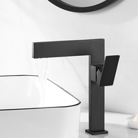 Robinet de lavabo cascade moderne et contemporain à poignée unique avec capteur tactile, montage sur plan, eau chaude et froide, en laiton