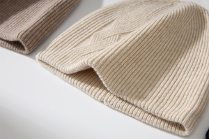 Custom Designer Beanie OEM ODM Luxury Merino Wool Ribbed Men's Beanie Women Winter <b>Hat</b> Knitted Beanies with Custom Logo - Product Image 3