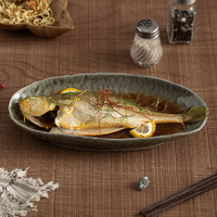 Assiette ovale en céramique vintage effet four, texture martelée japonaise, pour service de poisson en restaurant