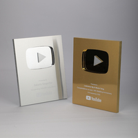 Plaque métallique en alliage d'aluminium Tiktok haut de gamme récompense les abonnés de passage suivant le nom de blogueur we-media personnalisé blanc en gros