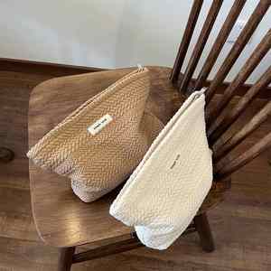 Nouvelle arrivée : Trousse de rangement portable pour serviettes hygiéniques et cosmétiques, en toile résistante à l'eau avec fermeture éclair - Product Image 4