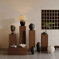 Wabi-Sabi-Stil Massivholz Moderne Konsolentische mit Quadratischen Holzsockeln Eingangs- & Villen-Ausstellungsplattformen
