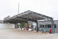 Structure de carport solaire modulaire de type T, cadre en acier anodisé pour parkings à double rangée, projets d'installation photovoltaïque commerciaux