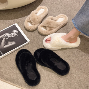 Chaussons d'intérieur pour femme, chauds pour le printemps, à quatre brides croisées, moelleux, respirants, antidérapants, grande taille, rembourrés, décontractés et ajourés - Product Image 4