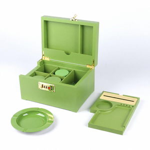 Nouvelle boîte de rangement rectangulaire verte verrouillable pour accessoires de fumage avec plateau roulant et rangement anti-odeur pour organiser les accessoires de fumage - Product Image 1