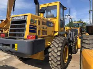 Chargeuse sur pneus Komatsu WA320-3 d'occasion, modèle 2020, capacité 3200 kg, d'origine japonaise, bon état, avec boîte de vitesses, pompe, roulement et moteur, à vendre - Product Image 5