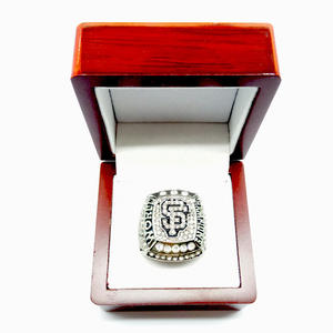Bague de championnat des Giants de San Francisco 2012, alliage de zinc, cristal, strass, forme de cœur, ensemble traditionnel, homme, platine/or rose - Product Image 4