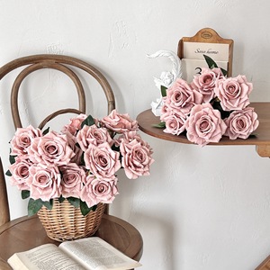 Elegante Bouquet di <span class=keywords><strong>Rose</strong></span> in Seta Realistiche, Fiori Artificiali Fatti a Mano in Stile Naturale per Eventi <span class=keywords><strong>VIP</strong></span> in Hotel e Regali di Lusso - Product Image 1