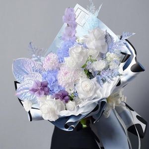 Papier d'emballage élégant imprimé vache, motif floral, 58*58cm, film plastique imperméable pour fleuriste - Product Image 4