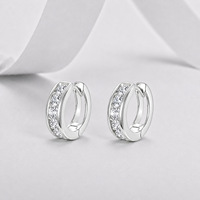 Boucles d'oreilles créoles Huggie en Moissanite, Argent Sterling 925, serti en canal, 3mm x 12 pierres, VVS1 Couleur D, 3 Couleurs