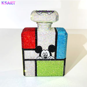 Modèle <span class=keywords><strong>de</strong></span> flacon <span class=keywords><strong>de</strong></span> parfum fait main en DIY, sculpture avec diamants incrustés, en <span class=keywords><strong>fibre</strong></span> <span class=keywords><strong>de</strong></span> <span class=keywords><strong>verre</strong></span> et résine, artisanat décoratif, <span class=keywords><strong>motif</strong></span> - Product Image 3