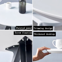Petite table basse/de côté en bois noir avec base en plastique, emballage standard