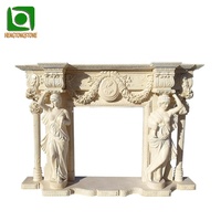 Décoration de pièce en marbre beige naturel, statue de dame romaine, colonne et motif floral gravés, encadrement de cheminée en pierre