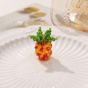 Breloque ananas perlée |   Pendentif en cristal facetté fait main pour la création de bijoux, d'accessoires capillaires et d'embellissements vestimentaires - Product Image 6