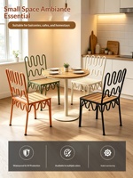 Tables et chaises d'extérieur en fer forgé pour cafés et salons de thé ; Chaise ondulée design ; Chaise de loisirs pour balcon et cour - imperméable