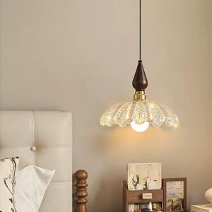 Lustre suspendu moderne en acrylique avec abat-jour en forme de fleur, base en laiton, LED blanc froid 6000K Ra90 IP54 pour salon - Product Image 4