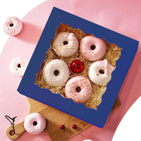 Boîte à gâteau en carton ivoire personnalisable avec couvercle, boîtes rigides écologiques, laminage mat et gaufrage, design de fenêtre pour gâteaux et sushis